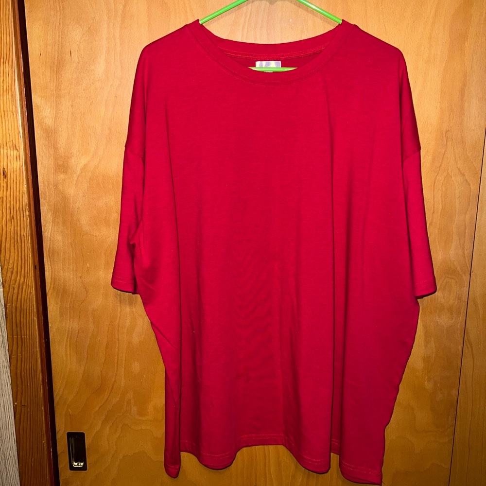 NWOT solid red 2x tee
